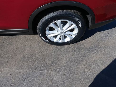 Used 2015 Nissan Rogue SV image 37