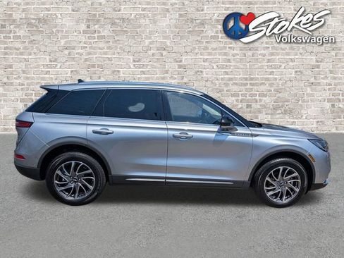 Used 2021 Lincoln Corsair AWD image 3