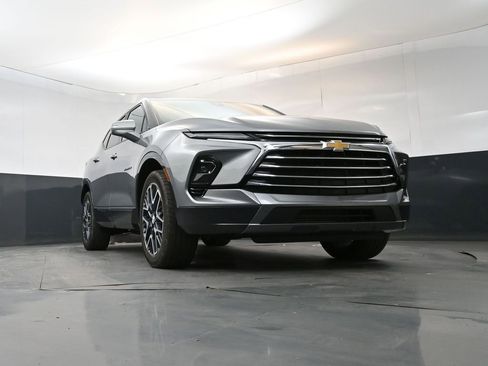 Used 2023 Chevrolet Blazer Premier w/ Enhanced Convenience Package AWD/4WD image 25