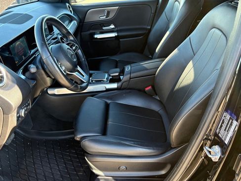 Used 2021 Mercedes-Benz GLB 250 image 31