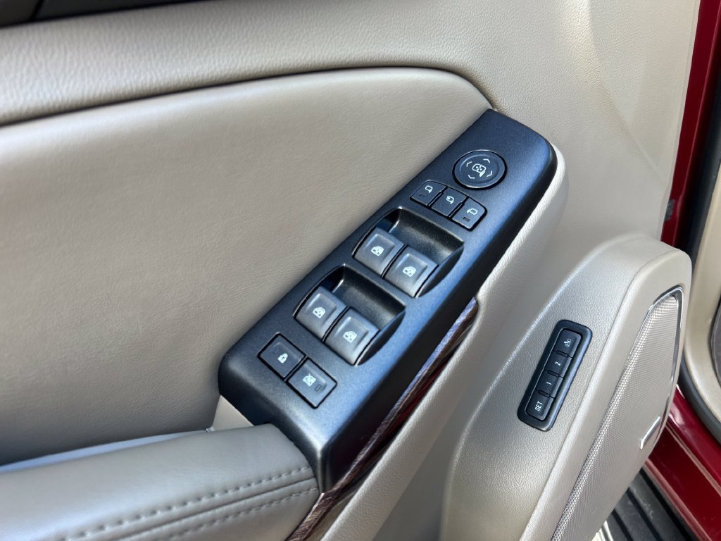 Used 2018 GMC Yukon SLT w/ Open Road Package AWD/4WD image 16