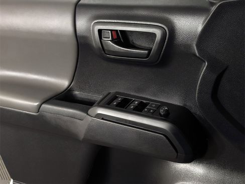 Used 2020 Toyota Tacoma SR image 23