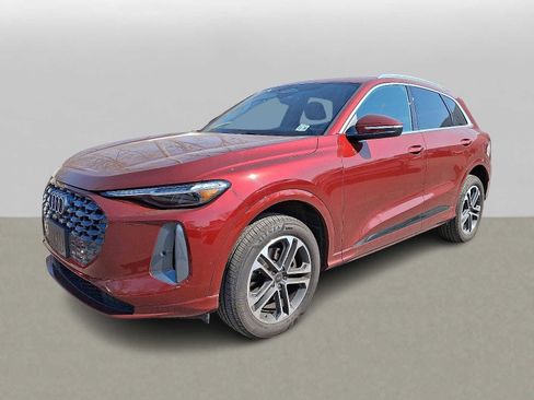 Used 2025 Audi Q5 Premium Plus w/ Premium Plus image 1