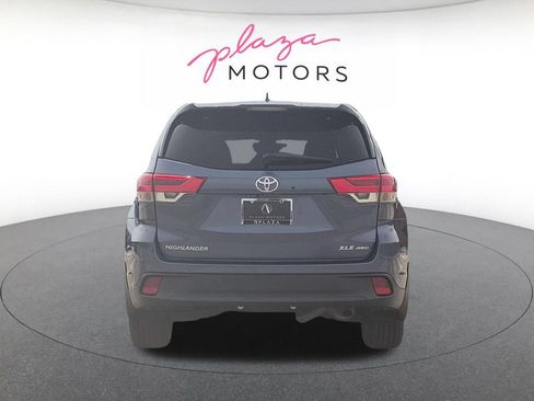 Used 2018 Toyota Highlander XLE AWD/4WD image 6
