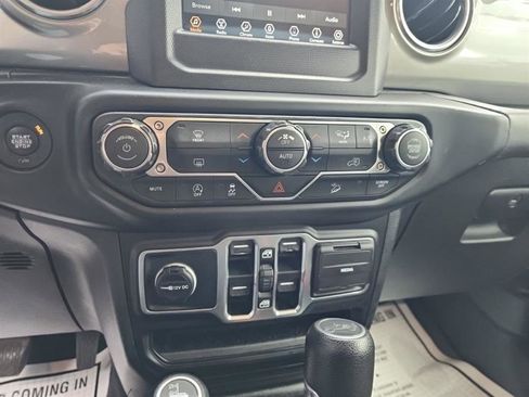 Used 2019 Jeep Wrangler Unlimited Sahara AWD/4WD image 24