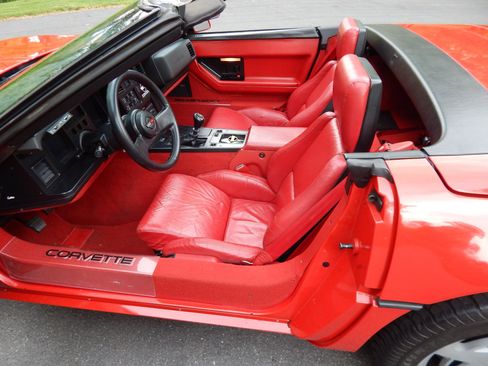Used 1988 Chevrolet Corvette Convertible RWD image 81