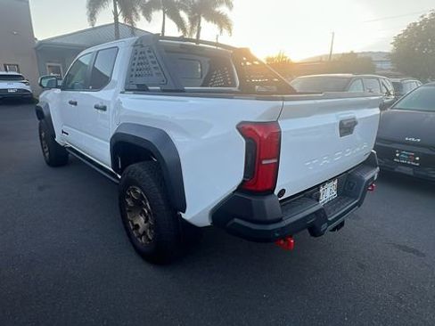 Used 2024 Toyota Tacoma 4x4 Double Cab Hybrid image 3