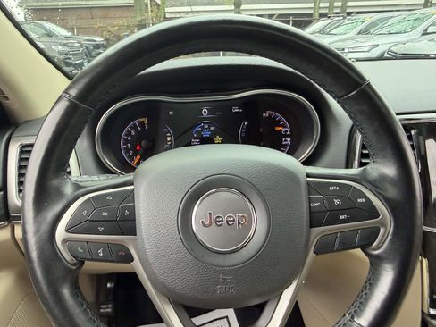 Used 2021 Jeep Grand Cherokee Limited AWD/4WD image 25