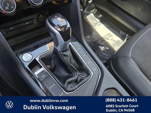 Certified 2023 Volkswagen Taos SE w/ Panoramic Sunroof Package FWD image 17