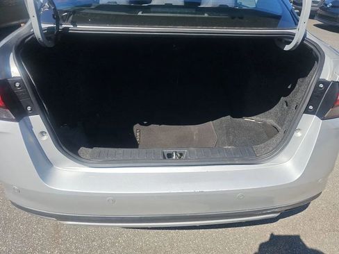 Used 2021 Nissan Versa S FWD image 22
