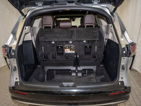 Used 2022 Toyota Sienna Platinum image 6