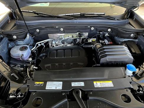 New 2026 Volkswagen Atlas Peak Edition image 9