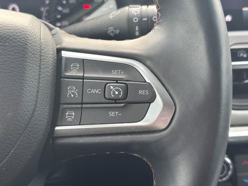 Used 2022 Jeep Compass Limited image 19