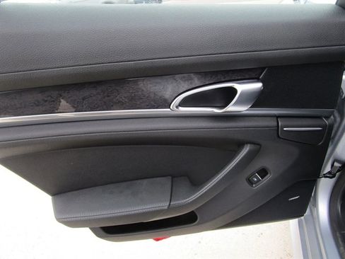 Used 2014 Porsche Panamera S image 23