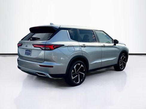 Used 2022 Mitsubishi Outlander SE image 9