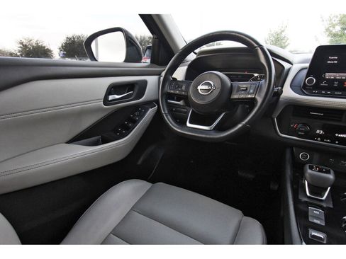 Used 2023 Nissan Rogue SV w/ SV Premium B Package image 12