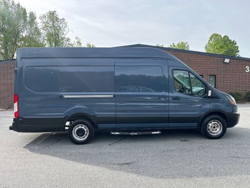 Used 2019 Ford Transit 250 148 High Roof Extended RWD image 8