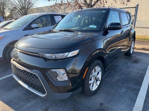 Certified 2022 Kia Soul LX w/ Technology Package image 8