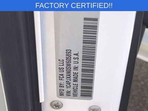 Certified 2025 Jeep Wrangler Sport AWD/4WD image 29