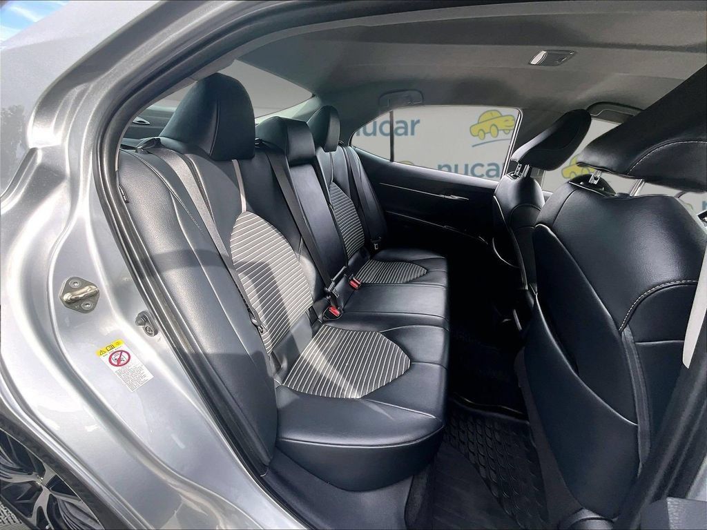 Used 2019 Toyota Camry SE FWD image 14