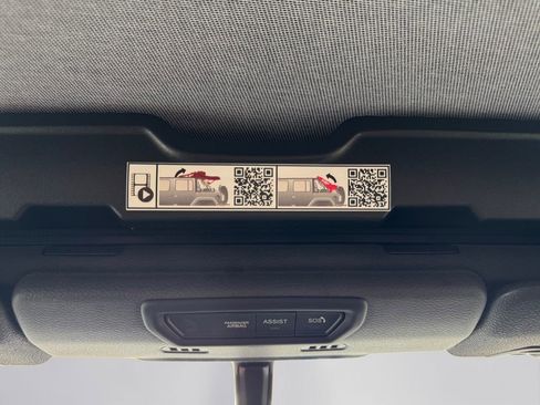 Used 2022 Jeep Wrangler Unlimited Sport image 18