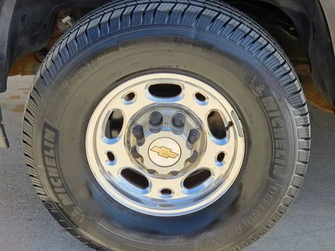 Used 2002 Chevrolet Silverado 2500 LS w/ Off-Road Skid Plate Pkg AWD/4WD image 24