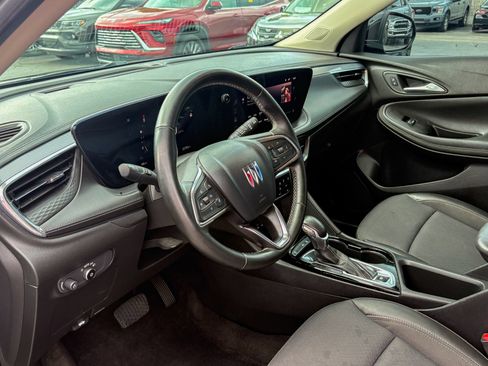 Used 2024 Buick Encore GX Preferred w/ Comfort Package FWD image 5