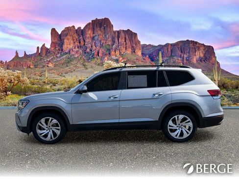 Used 2021 Volkswagen Atlas SE FWD image 2