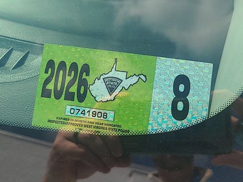 Used 2018 Chevrolet Trax LT w/ LT Convenience Package image 5