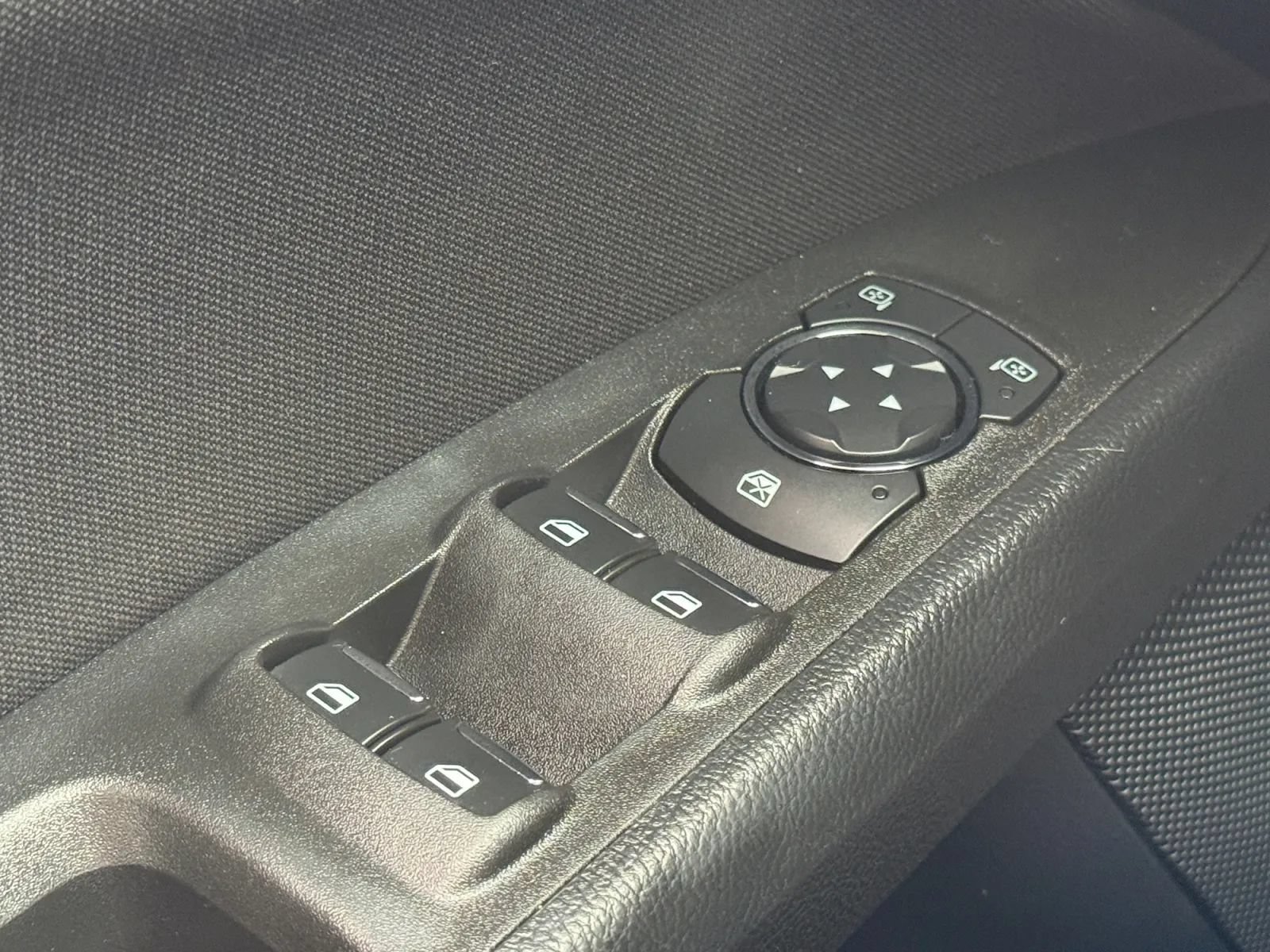 Used 2020 Ford Fusion SE FWD image 40