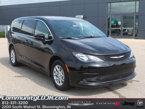 New 2025 Chrysler Voyager LX image 1