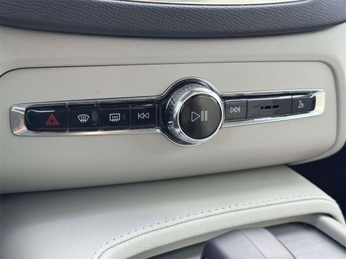 Certified 2024 Volvo XC90 B5 Core w/ Climate Package image 28