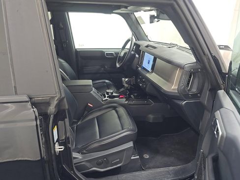 Used 2025 Ford Bronco Outer Banks AWD/4WD image 8