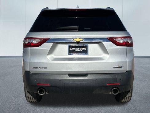 Used 2021 Chevrolet Traverse LT image 4