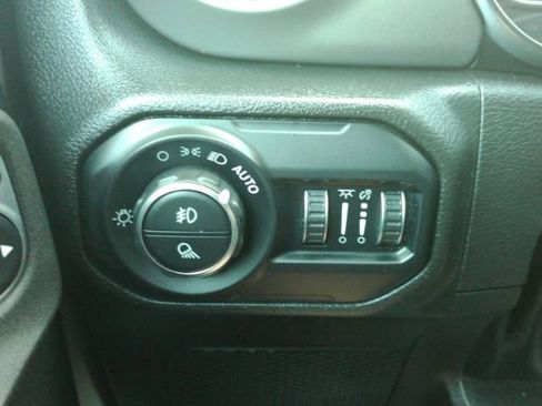 Used 2022 Jeep Gladiator Sport image 31