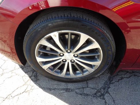 Used 2017 Buick LaCrosse Premium image 5