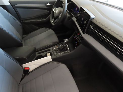 New 2026 Volkswagen Jetta SE FWD image 25