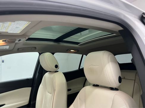 Used 2024 Buick Encore GX Avenir w/ Avenir Convenience Package image 12