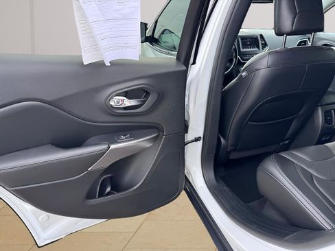 Used 2021 Jeep Cherokee Latitude Lux w/ Trailer Tow Group image 14