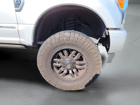 Used 2019 Ford F250 Platinum w/ Platinum Ultimate Package image 30