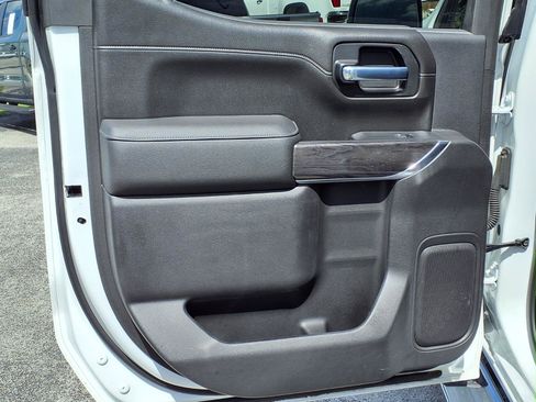 Used 2021 Chevrolet Silverado 1500 LTZ AWD/4WD image 17