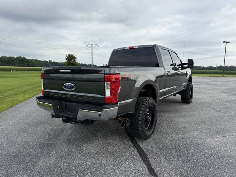 Used 2017 Ford F250 XLT w/ XLT Premium Package AWD/4WD image 8