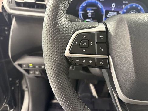 Used 2025 Toyota Sienna Platinum image 13