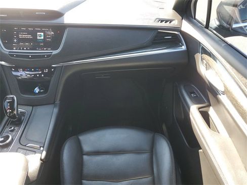 Used 2021 Cadillac XT5 Premium Luxury image 22
