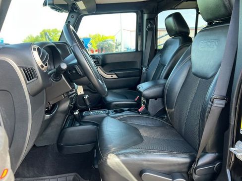 Used 2016 Jeep Wrangler Unlimited Sahara AWD/4WD image 4