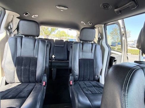 Used 2017 Dodge Grand Caravan SXT image 12