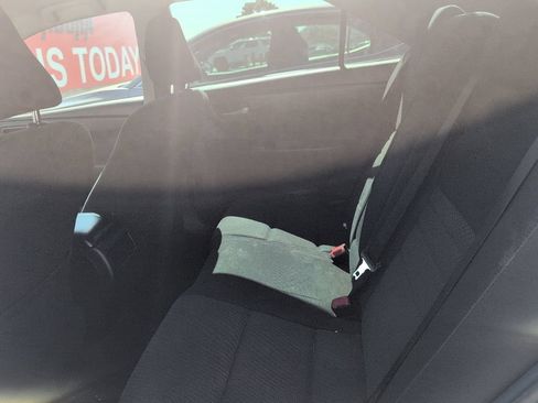Used 2016 Toyota Camry LE FWD image 4