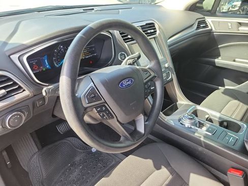 Used 2020 Ford Fusion SE FWD image 19
