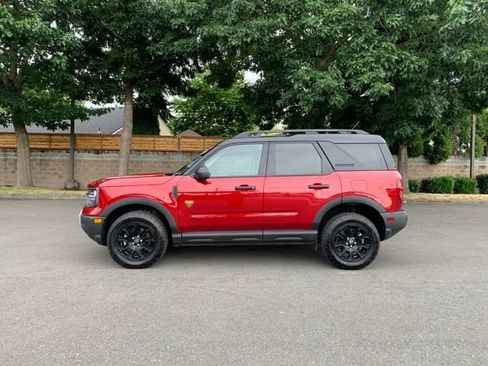 Used 2025 Ford Bronco Sport Badlands w/ Badlands Tech Package AWD/4WD image 2