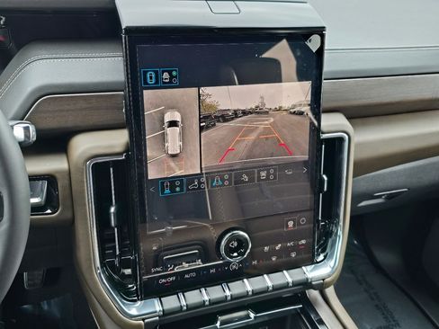 New 2026 GMC Yukon Denali Ultimate AWD/4WD image 22